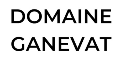 Texto 'DOMAINE GANEVAT' em preto sobre fundo branco