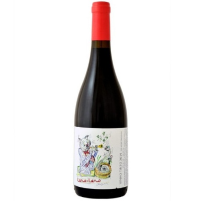 Garrafa de vinho tinto com rótulo ilustrado e cápsula vermelha