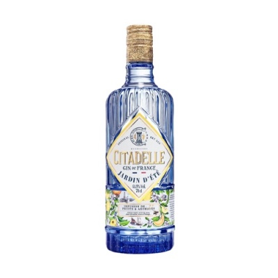 Garrafa azul de gin Citadelle Gin de France com rótulo floral e tampa de cortiça