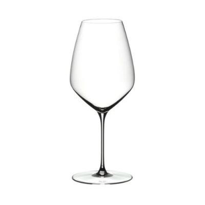 Taça de vinho transparente com haste fina e base circular.