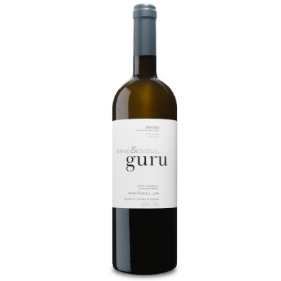 Garrafa de vinho branco com rótulo branco e texto preto