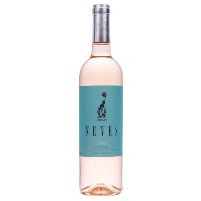 Garrafa de vinho rosé com rótulo azul turquesa e tampa metálica prateada