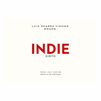 Rótulo de vinho branco com texto em preto e vermelho, design minimalista