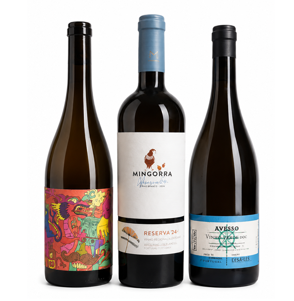 Pack Vinho de Verão Três garrafas de vinho com rótulos distintos em fundo branco.
