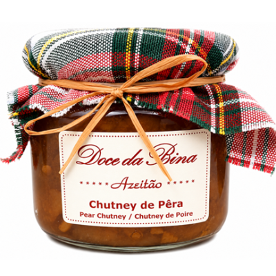 Frasco de chutney de pêra com tampa de tecido xadrez vermelho, verde e branco