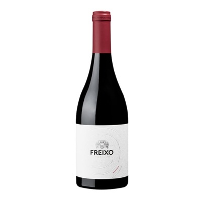 Garrafa de vinho tinto Freixo com rótulo branco e tampa vermelha