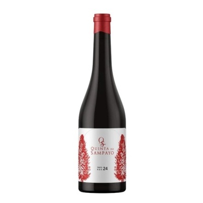 Garrafa de vinho tinto Quinta do Sampayo com rótulo branco e árvores vermelhas