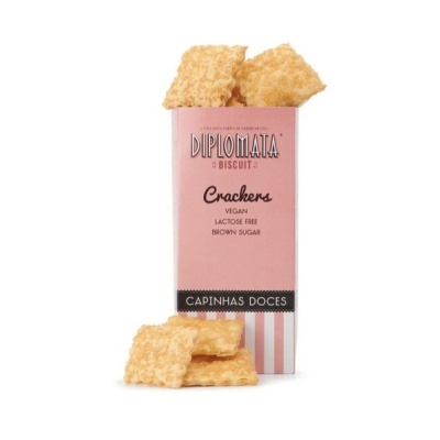 Pacote rosa de crackers DIPLOMATA BISCUIT com biscoitos dourados crocantes
