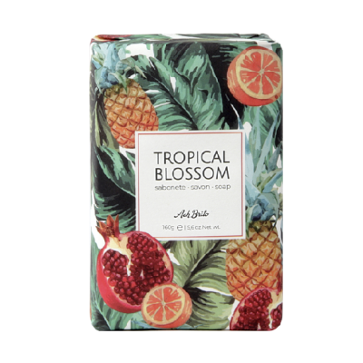 Sabonete com embalagem decorativa tropical com frutas e folhas