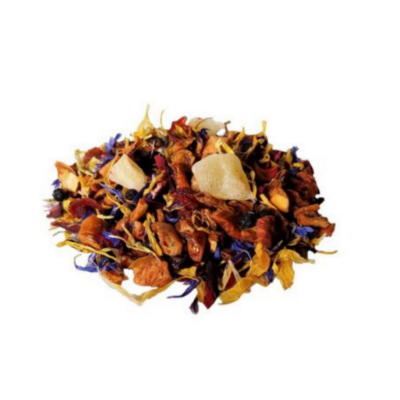 Mistura de chá colorida com pétalas e pedaços de fruta