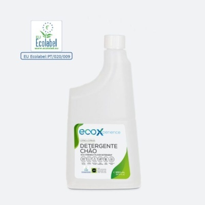 Frasco branco de detergente para chão ecoxperience com rótulo branco, verde e azul