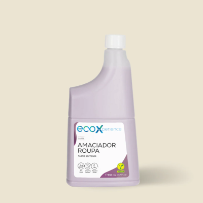 Amaciador de roupa Ecoxperience lavanda em embalagem plástica com rótulo branco