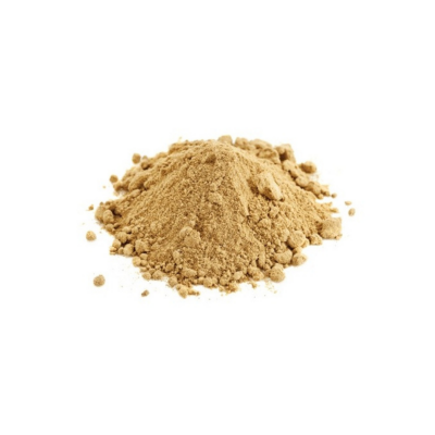 Montículo de pó castanho claro em fundo branco