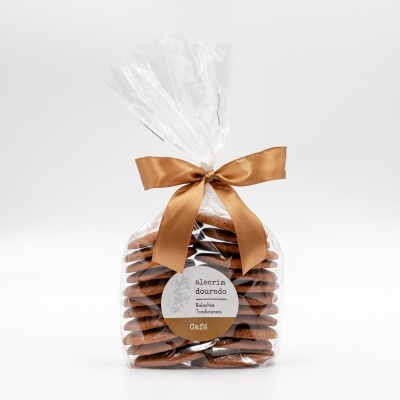 Pacote transparente com biscoitos e fita castanha