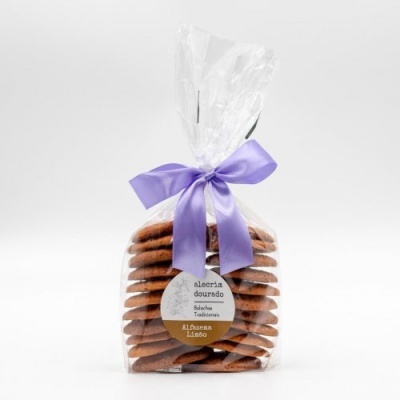 Pacote transparente com bolachas e laço lilás