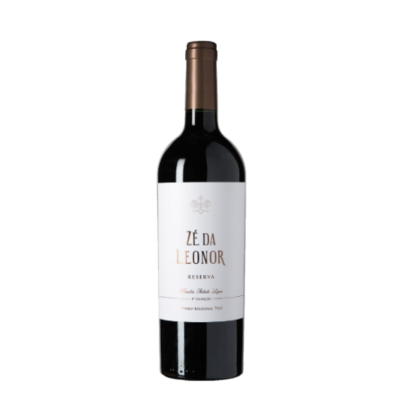 Garrafa de vinho tinto com rótulo branco e texto ZÉ DA LEONOR RESERVA