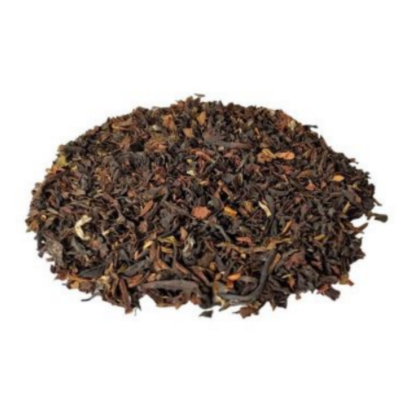 Monte de folhas de chá soltas castanhas e pretas