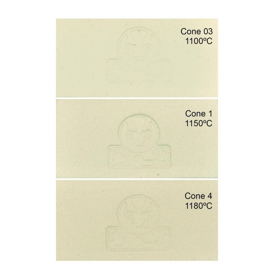 Pasta Cerâmica SiO-2 PGV Branca – Grés Tableware - 12,5 kg Placas de cerâmica bege com texto 'Cone 03 1100°C', 'Cone 1 1150°C' e 'Cone 4 1180°C'
