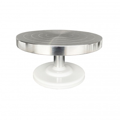 Base giratória para bolo em metal prateado com suporte branco