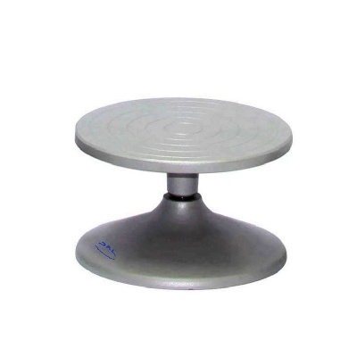 Prato giratório cinzento com base larga e superfície texturada
