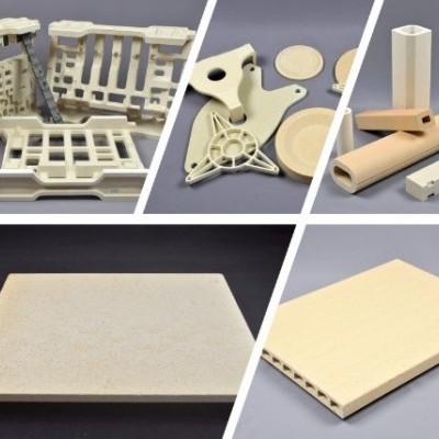 Peças moldadas em plástico bege variadas em diferentes formatos e texturas.