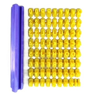 Carimbos de molde letras amarelas com suporte azul