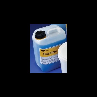 Contentor plástico azul com tampa preta e etiqueta amarela Rigidizer próximo a recipiente branco.