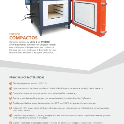 Forno compacto elétrico Linha C da BTHERM com porta aberta e controlo digital