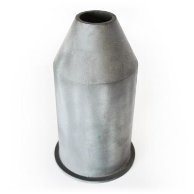 Embudo metálico cinza com base circular preta