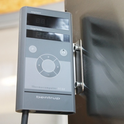 Dispositivo de controlo eletrónico cinzento bentrup Thermocomputer TCa6 com ecrã digital e botões circulares