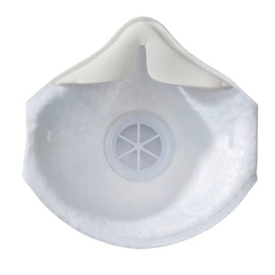 Máscara branca com válvula central em fundo branco