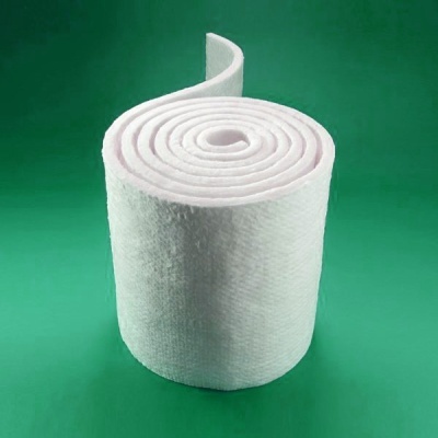 Rolo branco de tecido almofadado enrolado