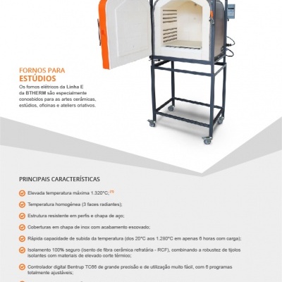Forno elétrico branco com porta laranja montado em estrutura preta com rodas para estúdios cerâmicos