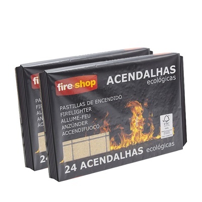 Embalagens pretas de acendalhas ecológicas com imagem de chama
