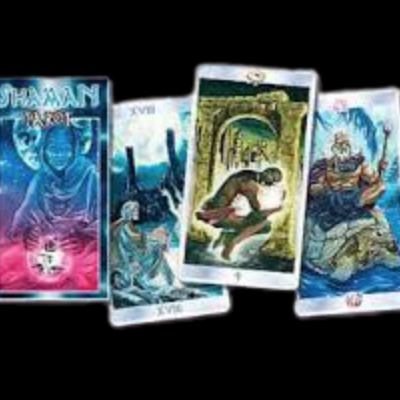 Baralho SHAMAN TAROT com três cartas abertas mostrando desenhos coloridos