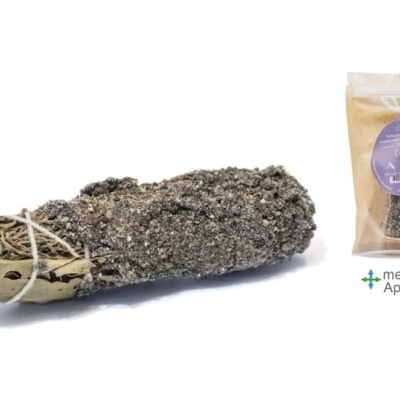 Pau de incenso copal com embalagem plástica e etiqueta roxa
