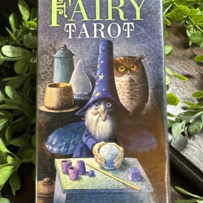 Caixa de baralho Fairy Tarot com gnomo e coruja