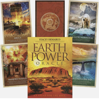 Conjunto de cartas oraculares Earth Power Oracle com imagens de locais e texto em inglês.