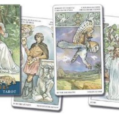Cartas de tarot ilustradas do baralho The Sorcerers Tarot em fundo claro.