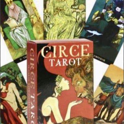 Conjunto de cartas de tarot Circe Tarot com caixa e cartas ilustradas