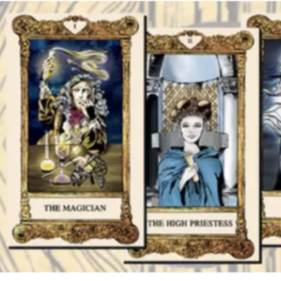 Baralho de tarot VALENTINA TAROT e quatro cartas ilustradas
