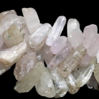 Colar de pedras naturais irregulares em tons pastel