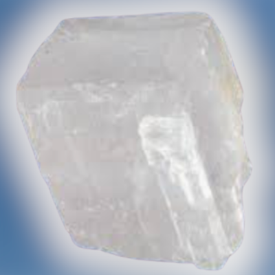 Pedra mineral translúcida com textura lisa