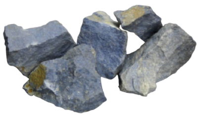 Pedras brutas azuladas e cinzentas com textura áspera