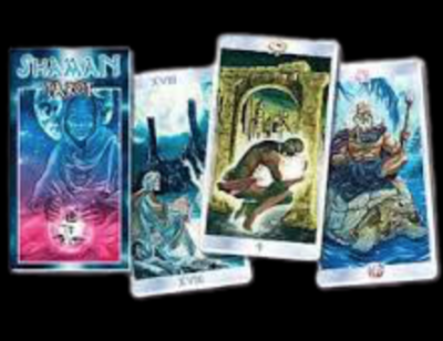 Baralho SHAMAN TAROT com três cartas abertas mostrando desenhos coloridos