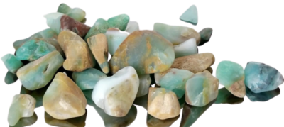 Pedras naturais polidas em tons de verde, azul e castanho