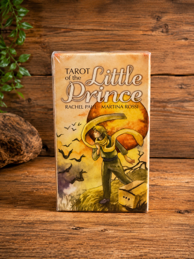 Caixa de baralho Tarot of the Little Prince com ilustração da personagem principal e fundo artístico.