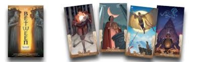 Cinco cartas de tarot coloridas e uma caixa preta com o texto BETWEEN Tarot