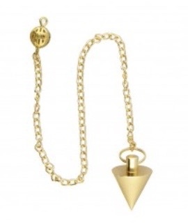 Pendente dourado em forma de cone com corrente dourada