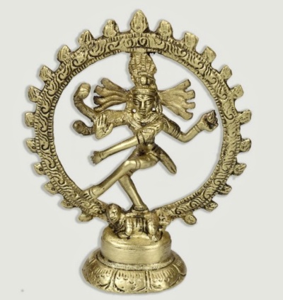 Estatueta dourada Shiva Nataraja em metal com base decorada.